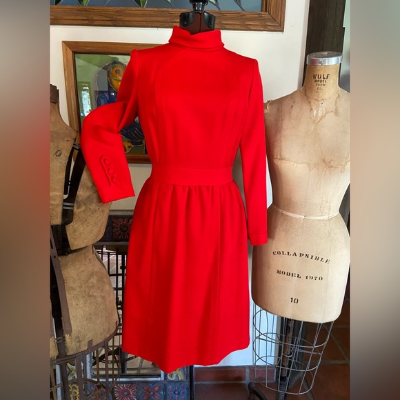 Beautiful Vintage Bright Red Ricco California Dress - Picture 6 of 10